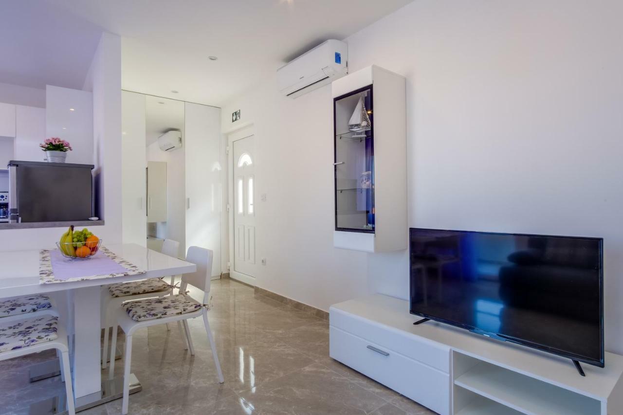 Apartmani Beatrice Мали-Лошинь Экстерьер фото