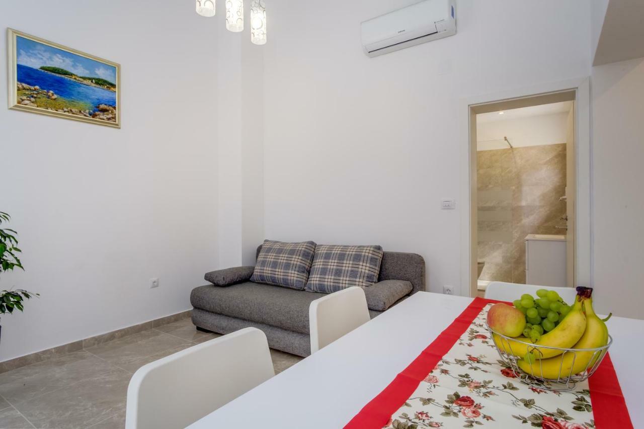 Apartmani Beatrice Мали-Лошинь Экстерьер фото